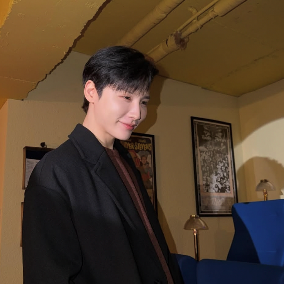 Behind-the-scenes cut of Jeon Woong (AB6IX)