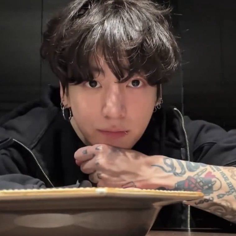 A moment captured by Jungkook (BTS)'s fan