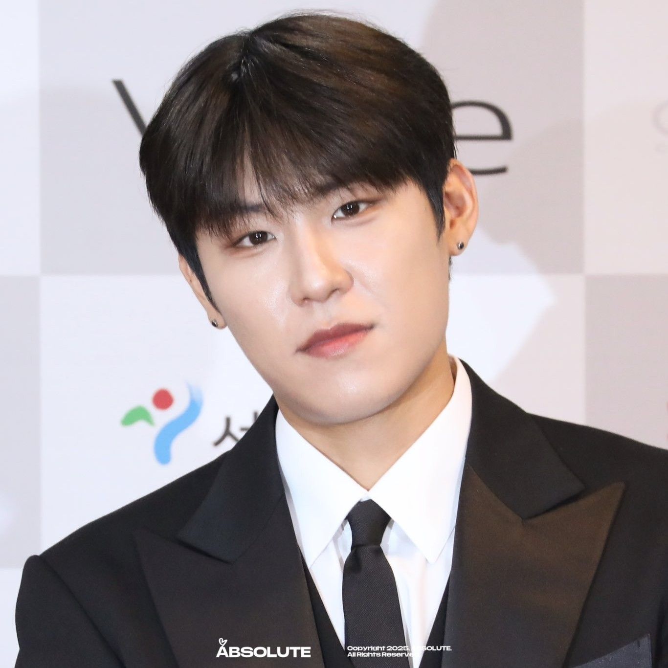 Latest photo of Park Woojin (AB6IX)