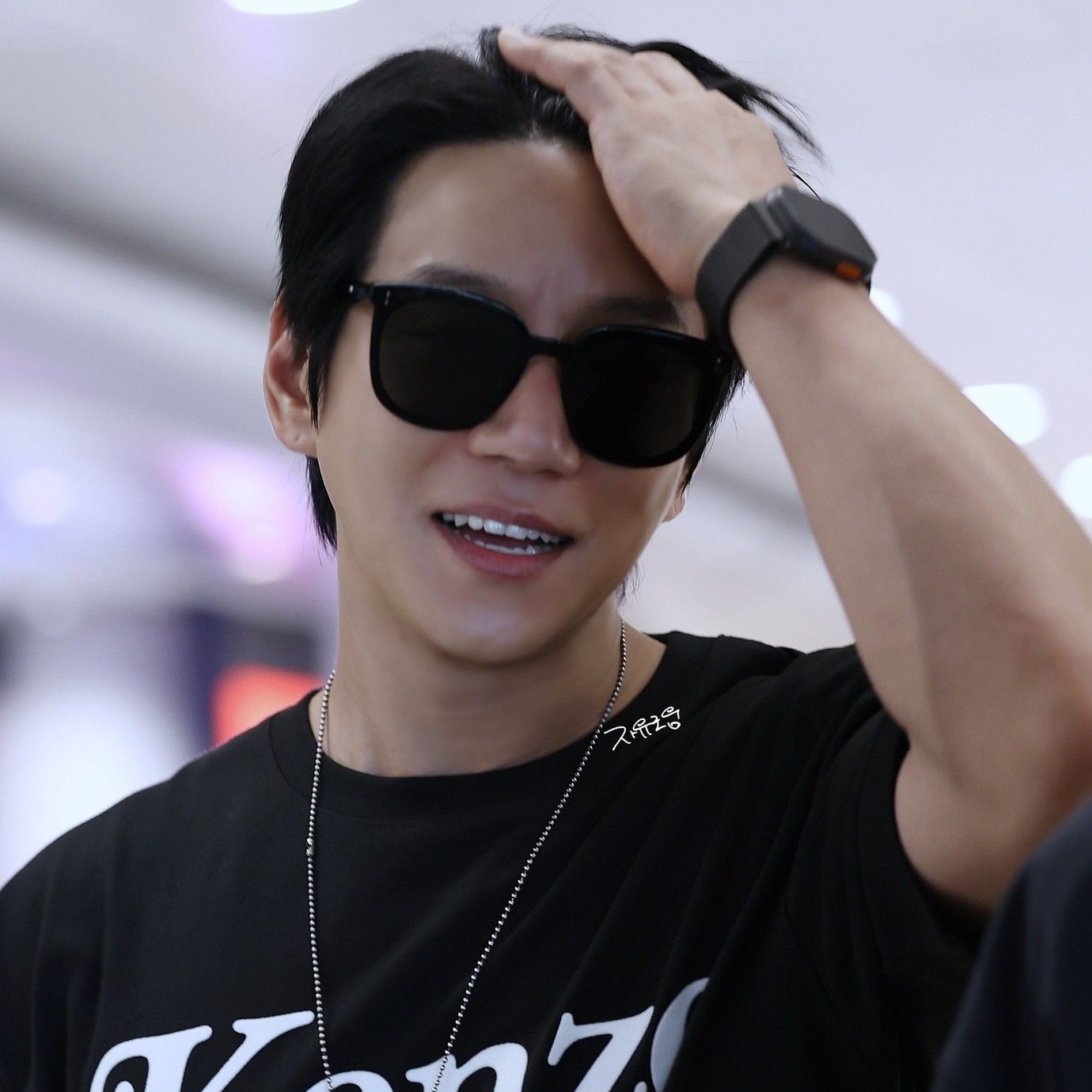 Recent activity shot of Hwang Chiyeol