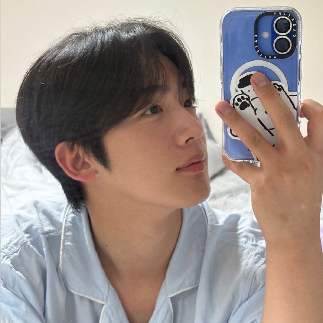 Behind-the-scenes cut of Kim Yohan (WEi)