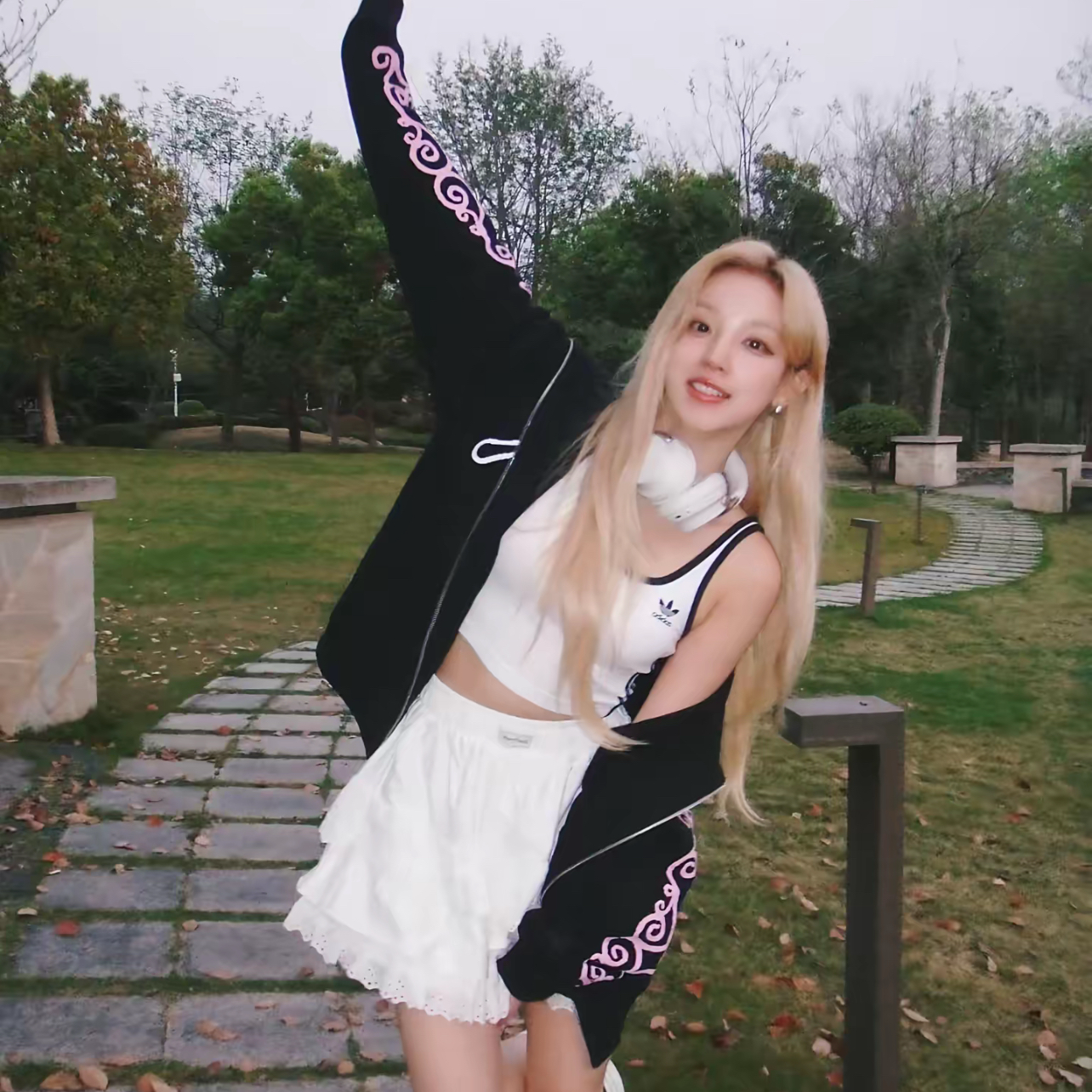 Behind-the-scenes cut of Yuqi (i-dle)