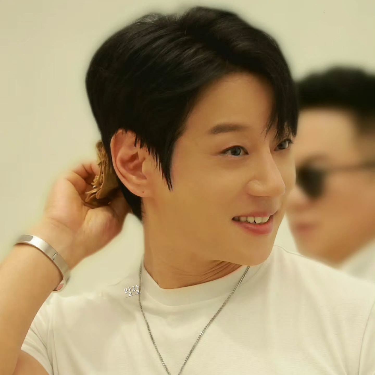 Latest photo of Hwang Chiyeol