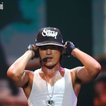 Behind-the-scenes cut of Lee Minwoo (SHINHWA)