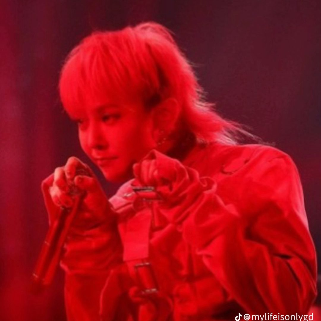 Behind-the-scenes cut of BIGBANG