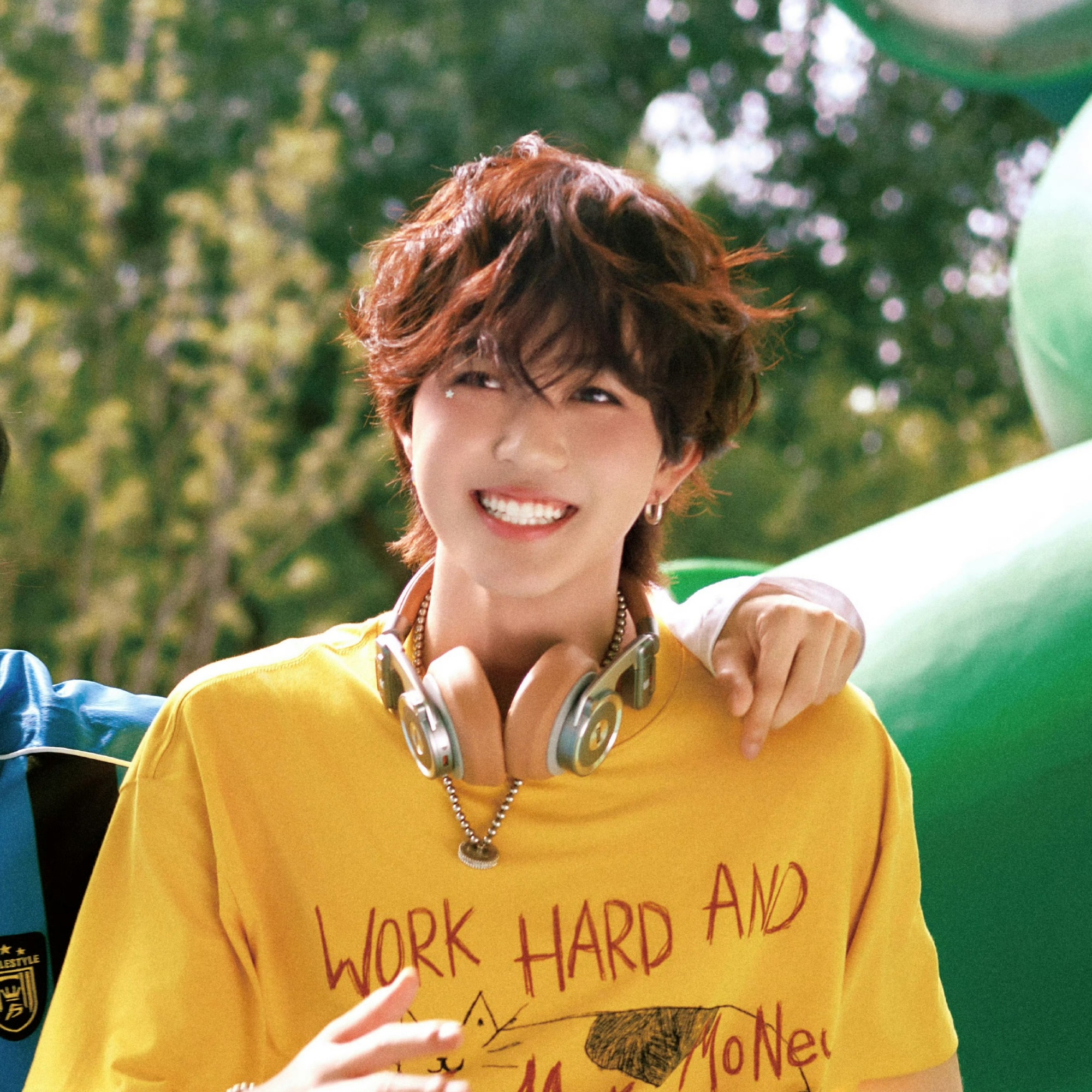 Behind-the-scenes cut of THI-O (NexT1DE)
