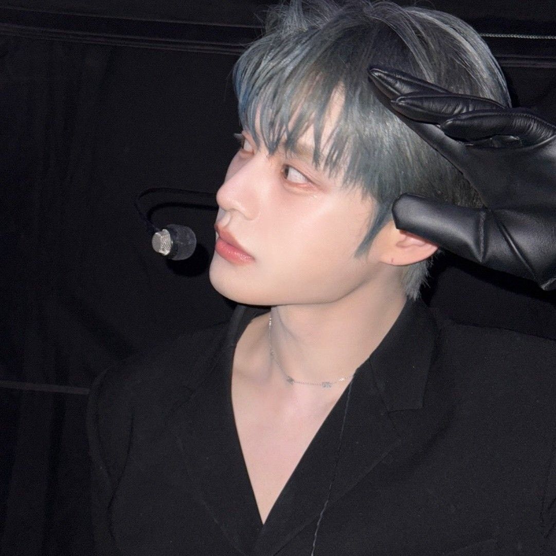 Behind-the-scenes cut of Kim Jiwoong (ZEROBASEONE)