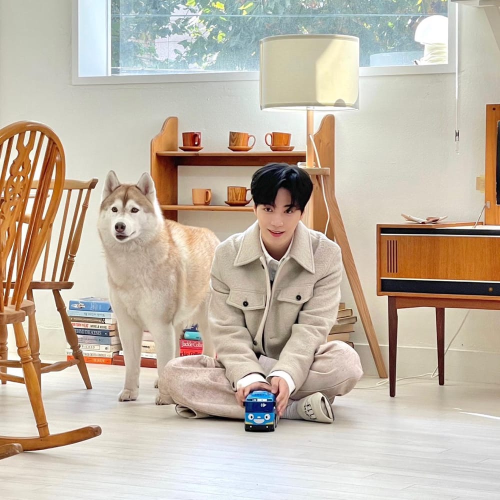 Recent activity shot of Kim Jonghyeon
