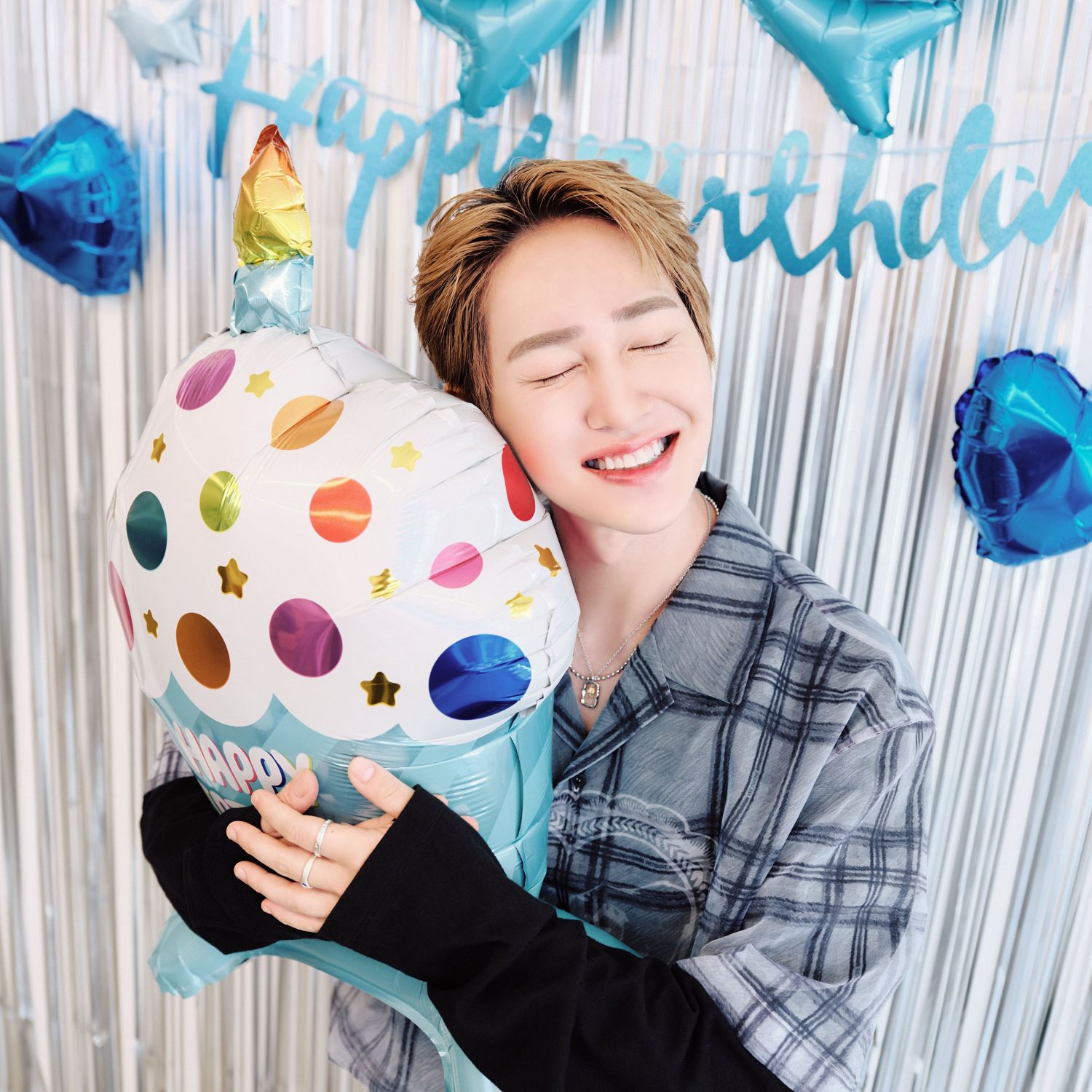 Latest photo of Onew (SHINee)