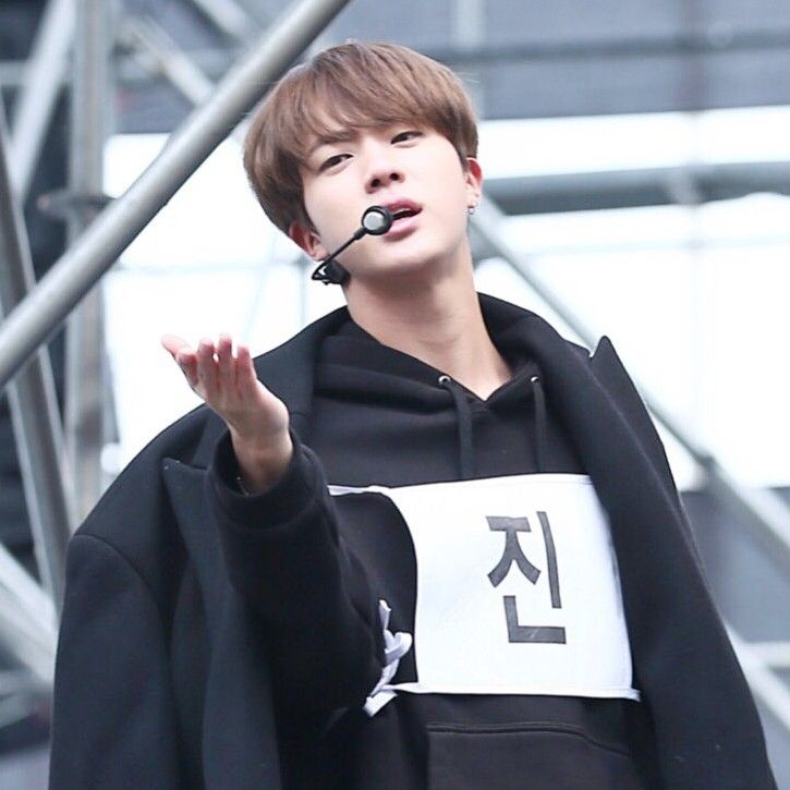 진 (방탄소년단) 최근 활동샷