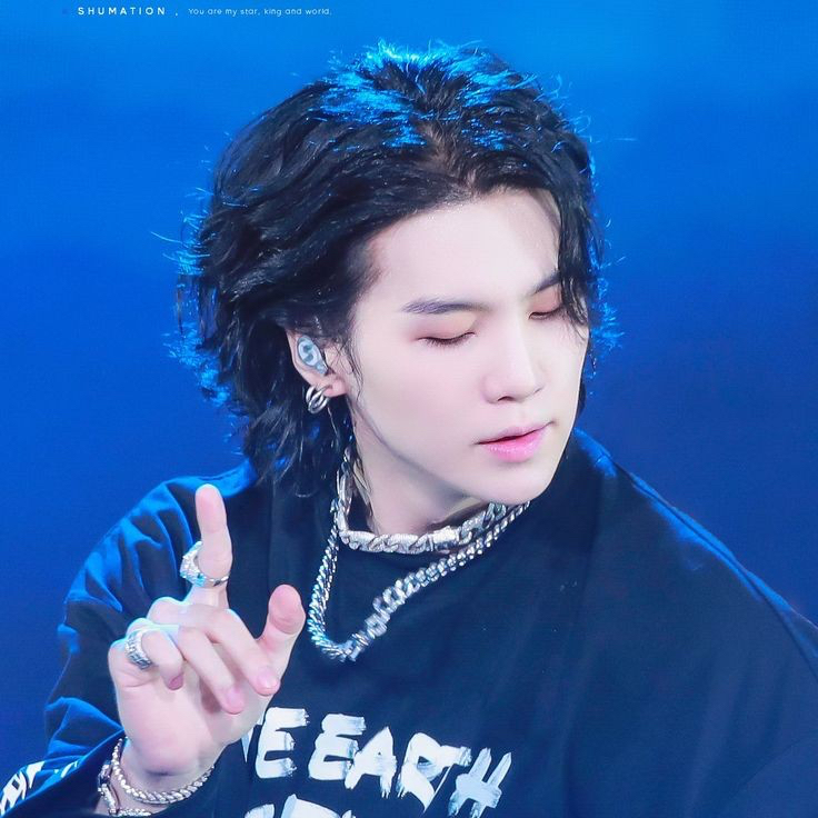 SUGA (防彈少年團)的最新活動照片