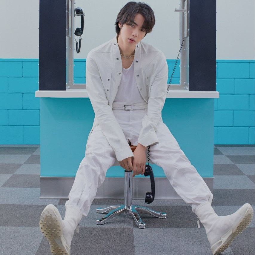 A moment captured by Jin (BTS)'s fan
