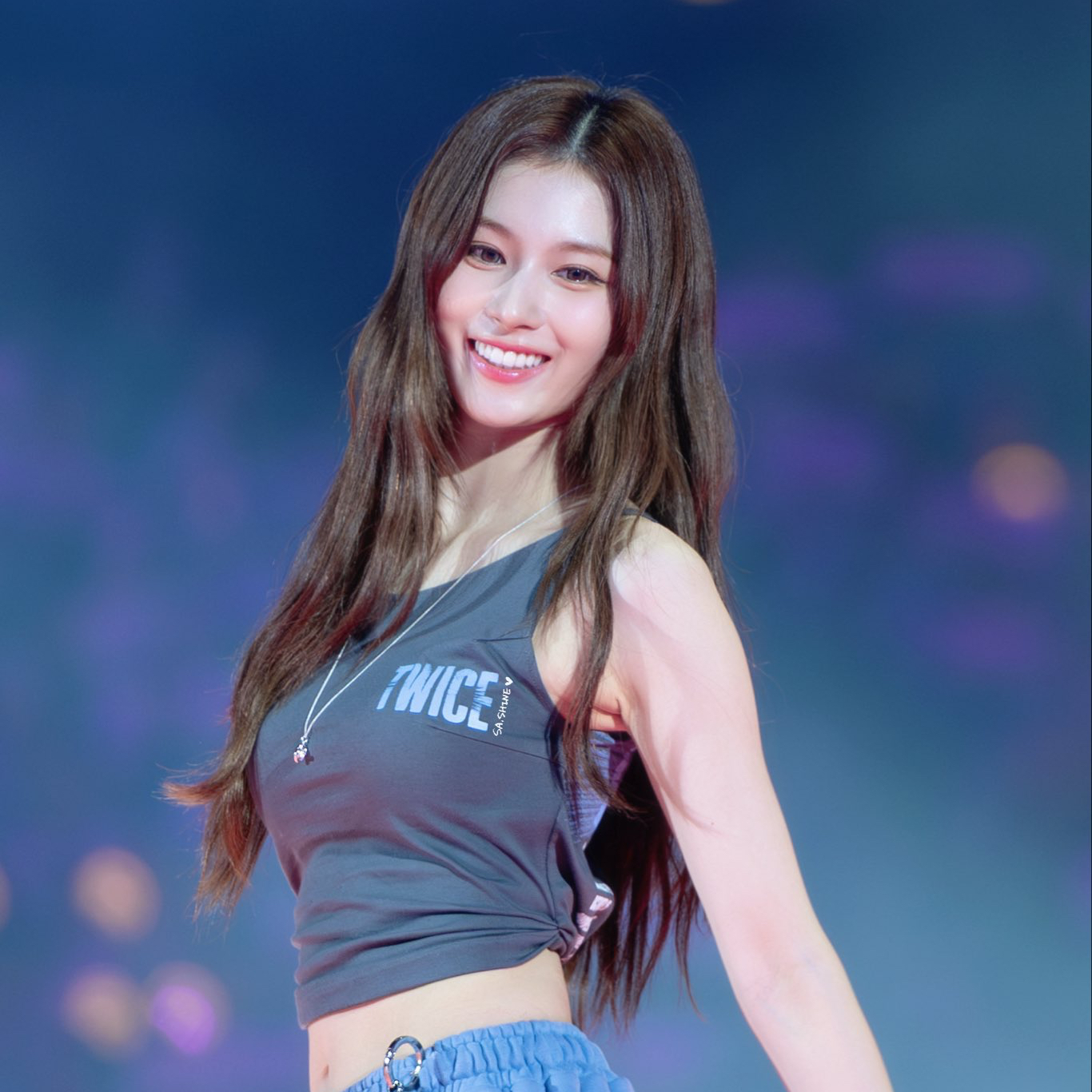 Momen yang diabadikan oleh penggemar Sana (TWICE)