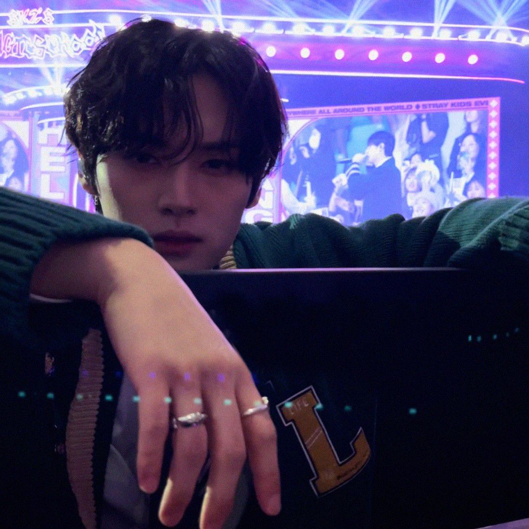 Lee Know (Stray Kids)的幕后花絮