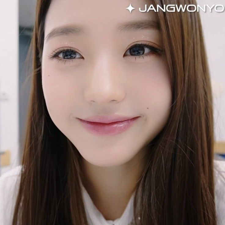 Latest photo of Jang Wonyoung (IVE)