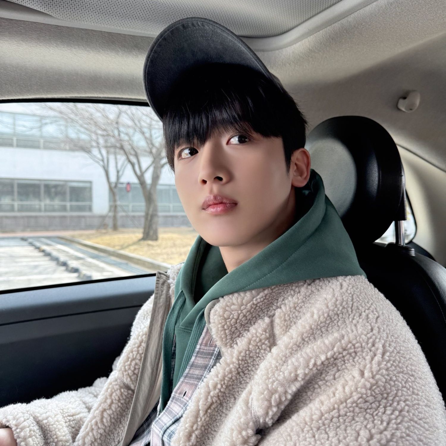 A moment captured by Kim Yohan (WEi)'s fan