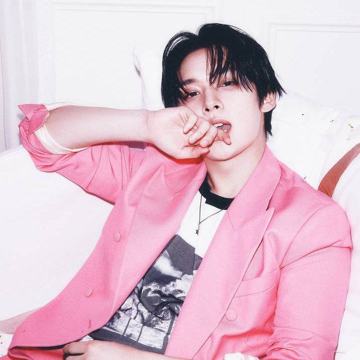 Lee Know (Stray Kids)的幕後花絮