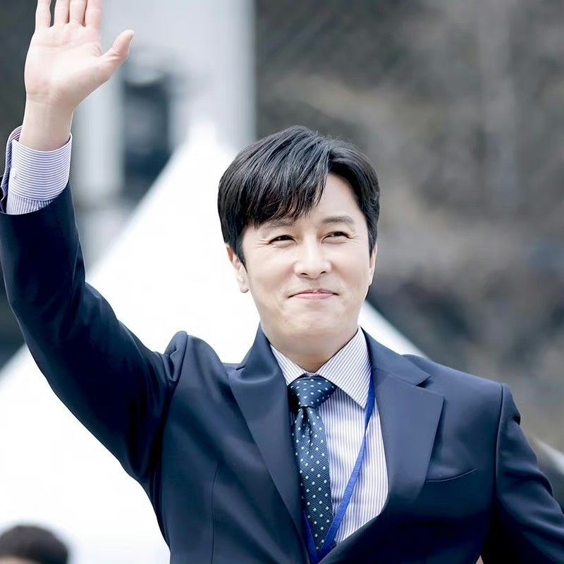 Latest photo of Kim Dongwan (SHINHWA)