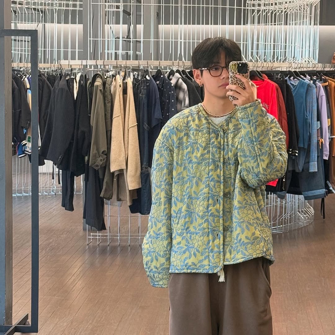 Latest photo of V (BTS)