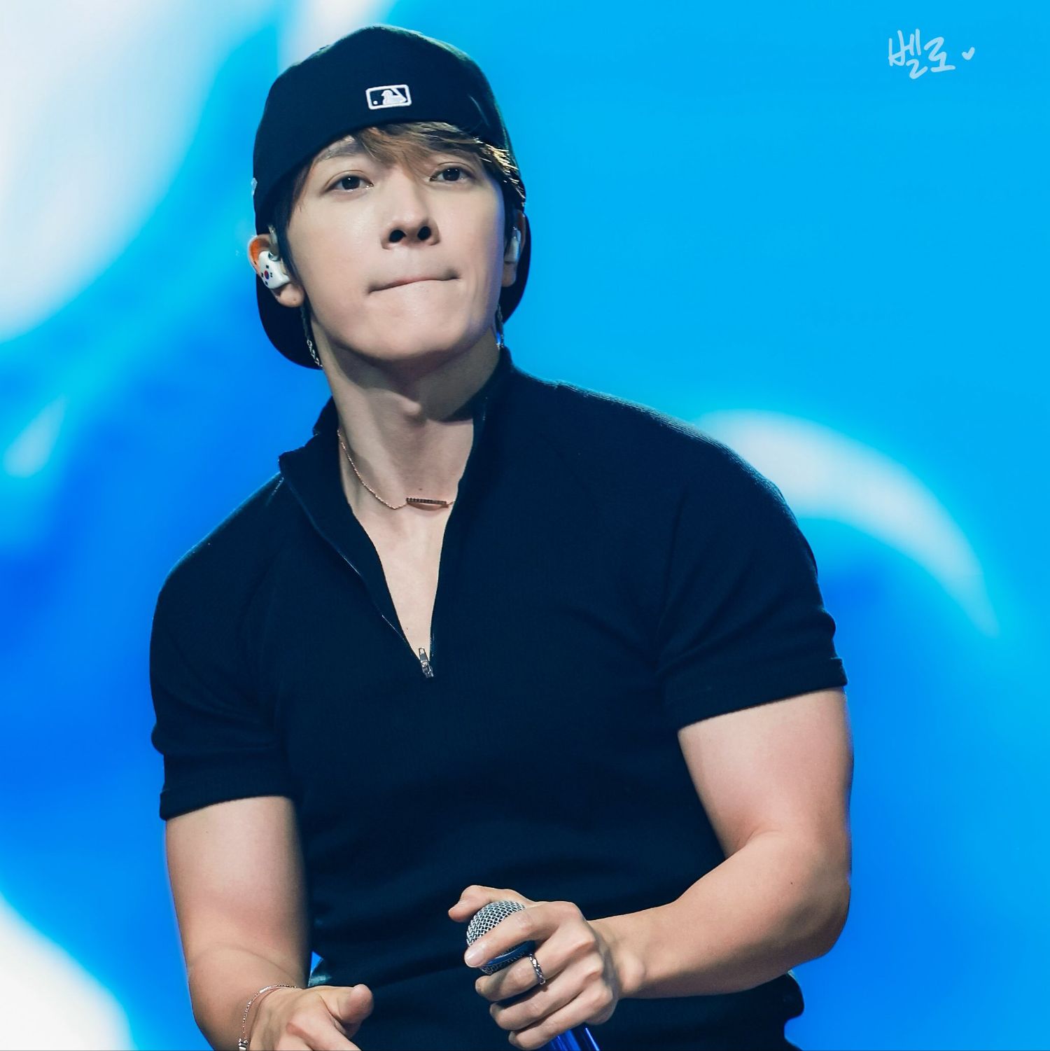 A moment captured by Donghae (Super Junior)'s fan