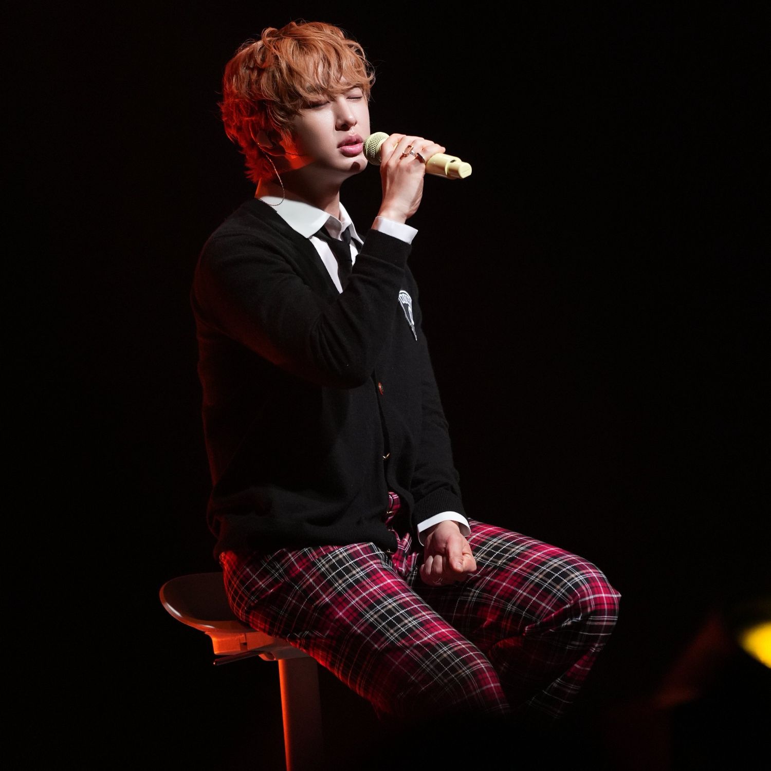 Behind-the-scenes cut of Onew (SHINee)