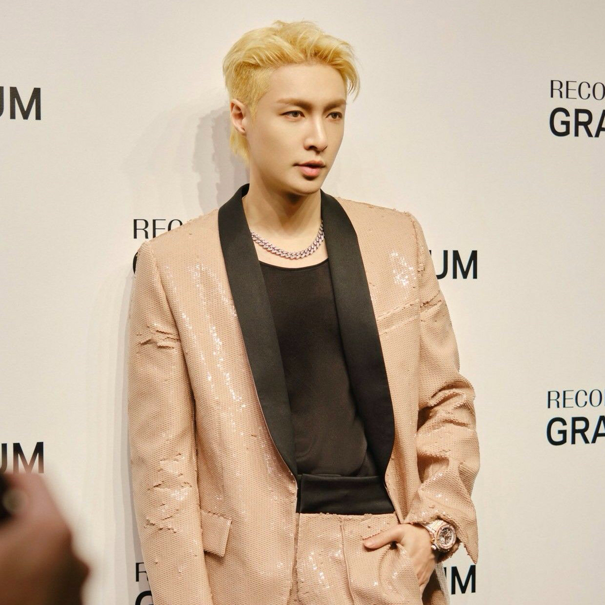 Latest photo of Lay (EXO)