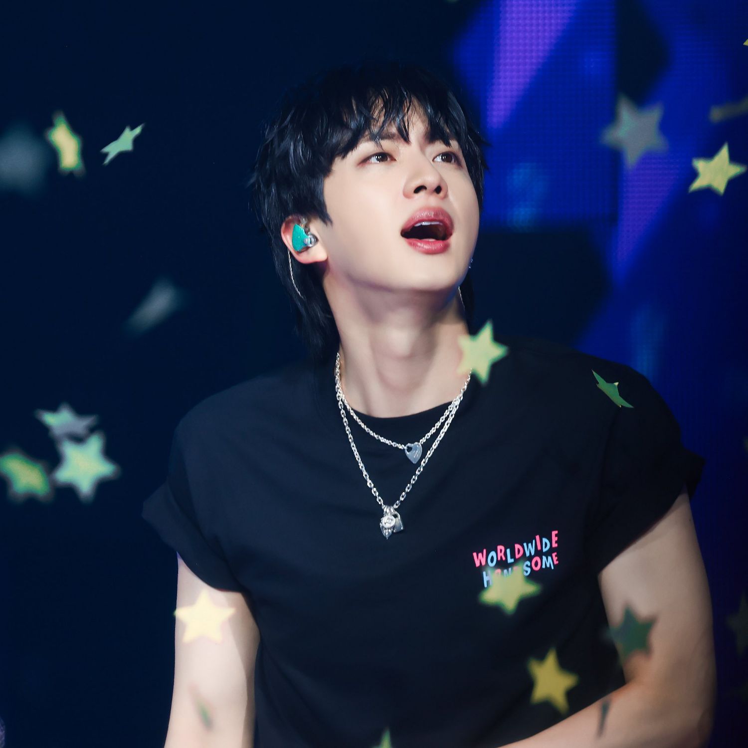 진 (방탄소년단)의 최신 사진