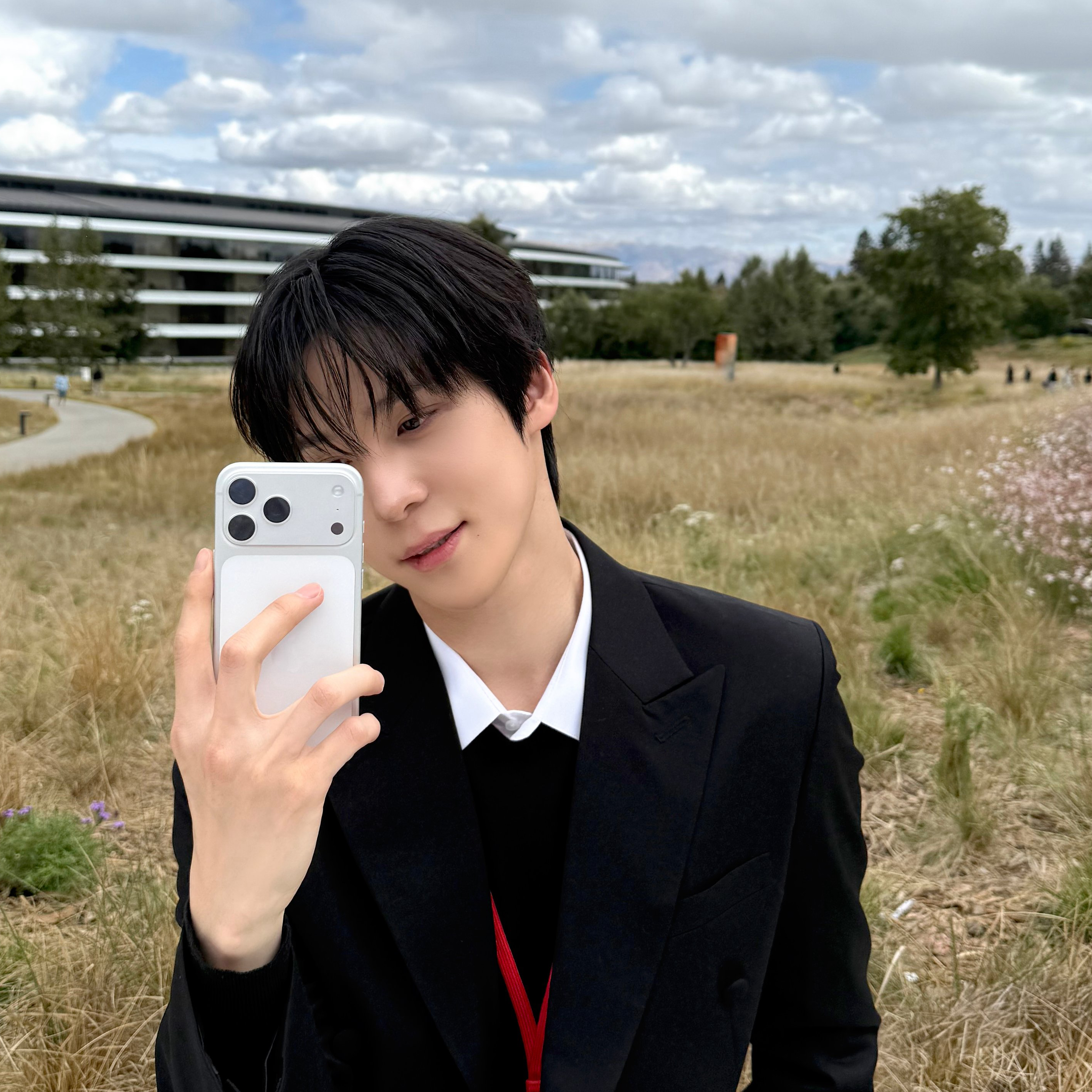 Behind-the-scenes cut of Yunho (ATEEZ)