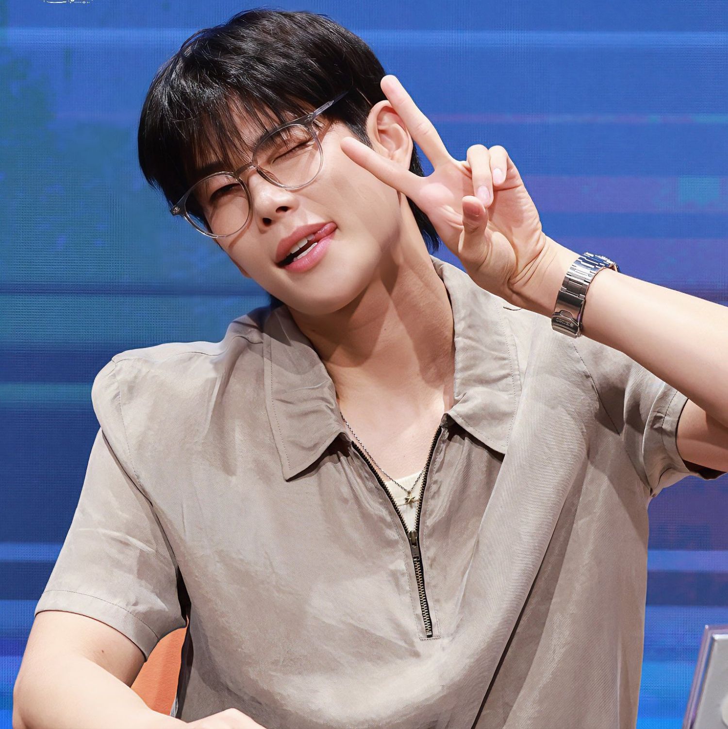 A moment captured by MJ (ASTRO)'s fan