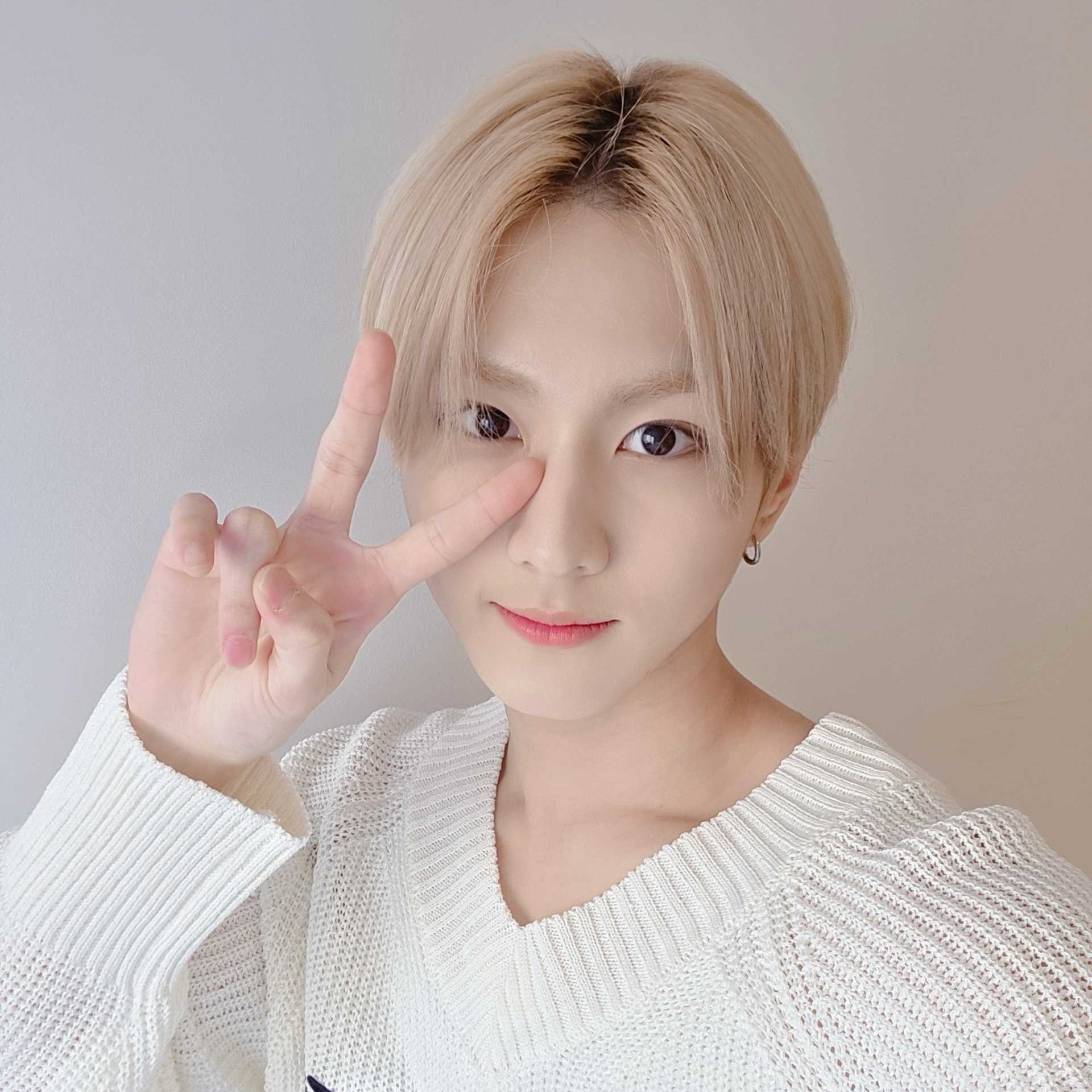 Recent activity shot of Jungwon (ENHYPEN)