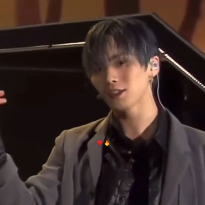 A moment captured by Rocky's fan