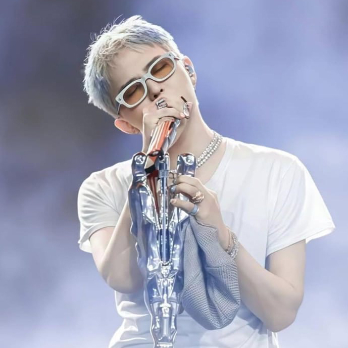 G-DRAGON (빅뱅)의 최신 사진