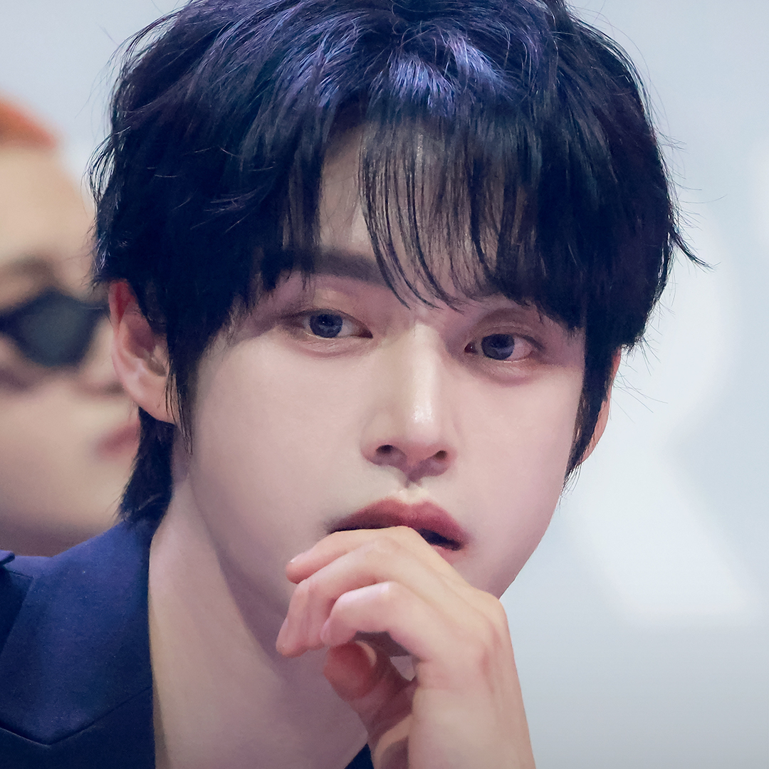 A moment captured by Kim Jiwoong (ZEROBASEONE)'s fan