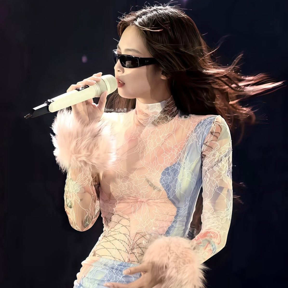 제니 (BLACKPINK)의 비하인드 컷