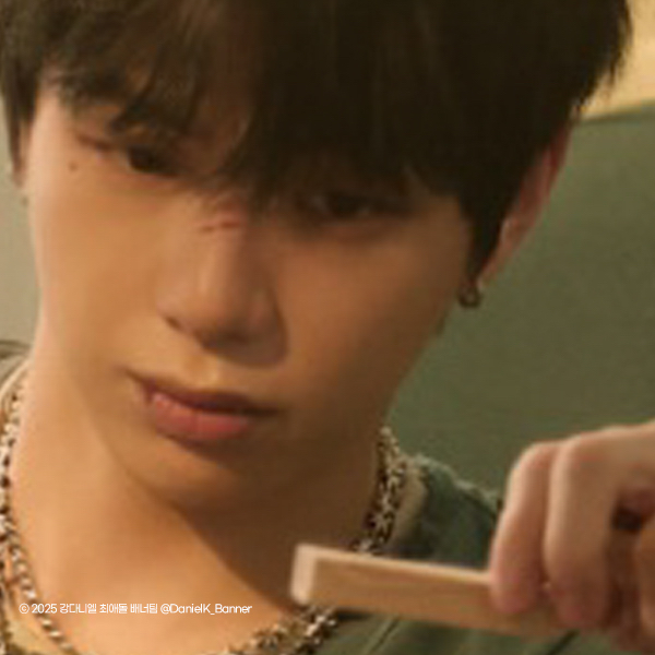 Behind-the-scenes cut of Kang Daniel