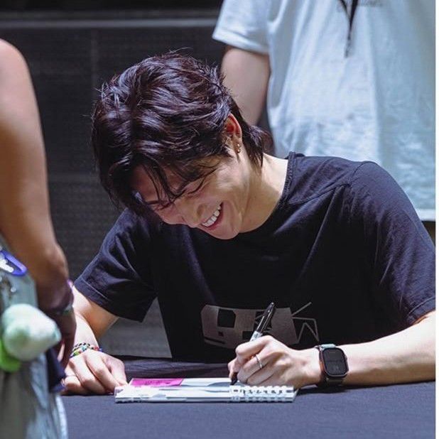 A moment captured by JAY B (GOT7)'s fan