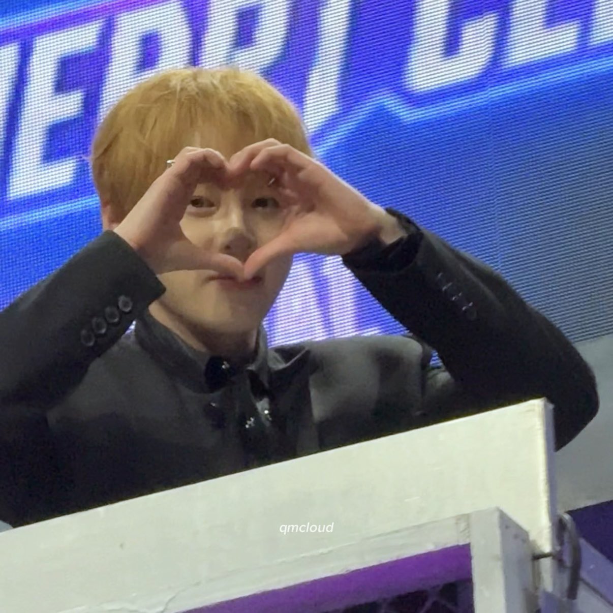 Momen yang diabadikan oleh penggemar Ha Sungwoon