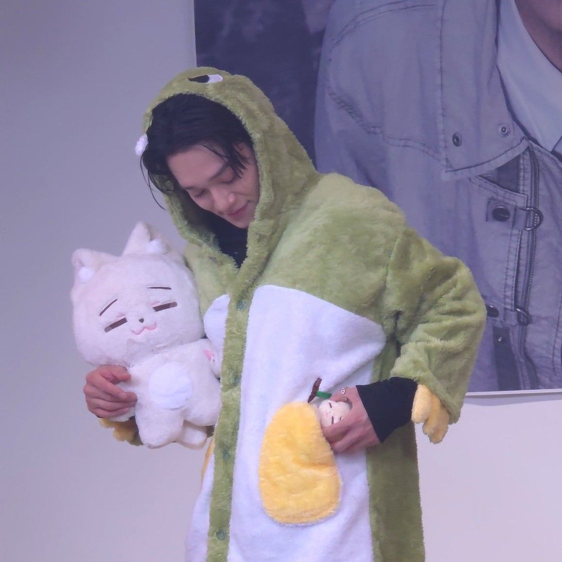 Latest photo of Chen (EXO)