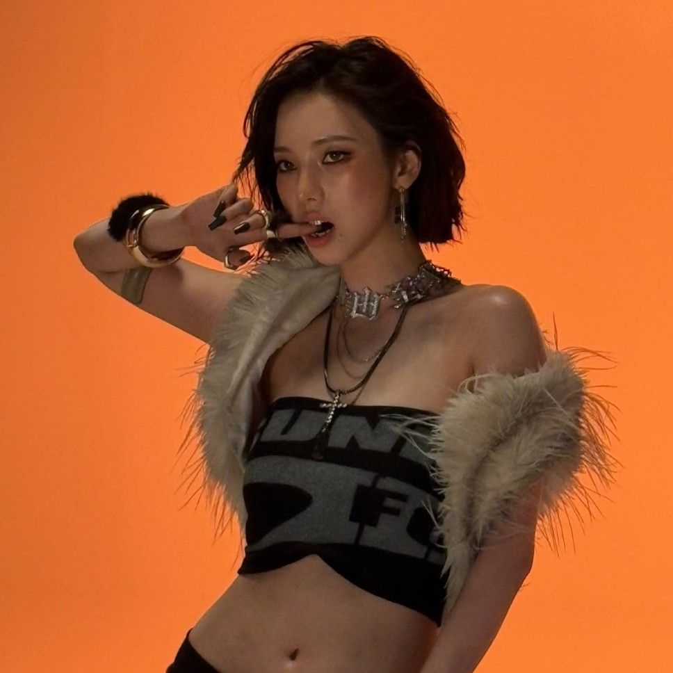 Behind-the-scenes cut of Karina (aespa)