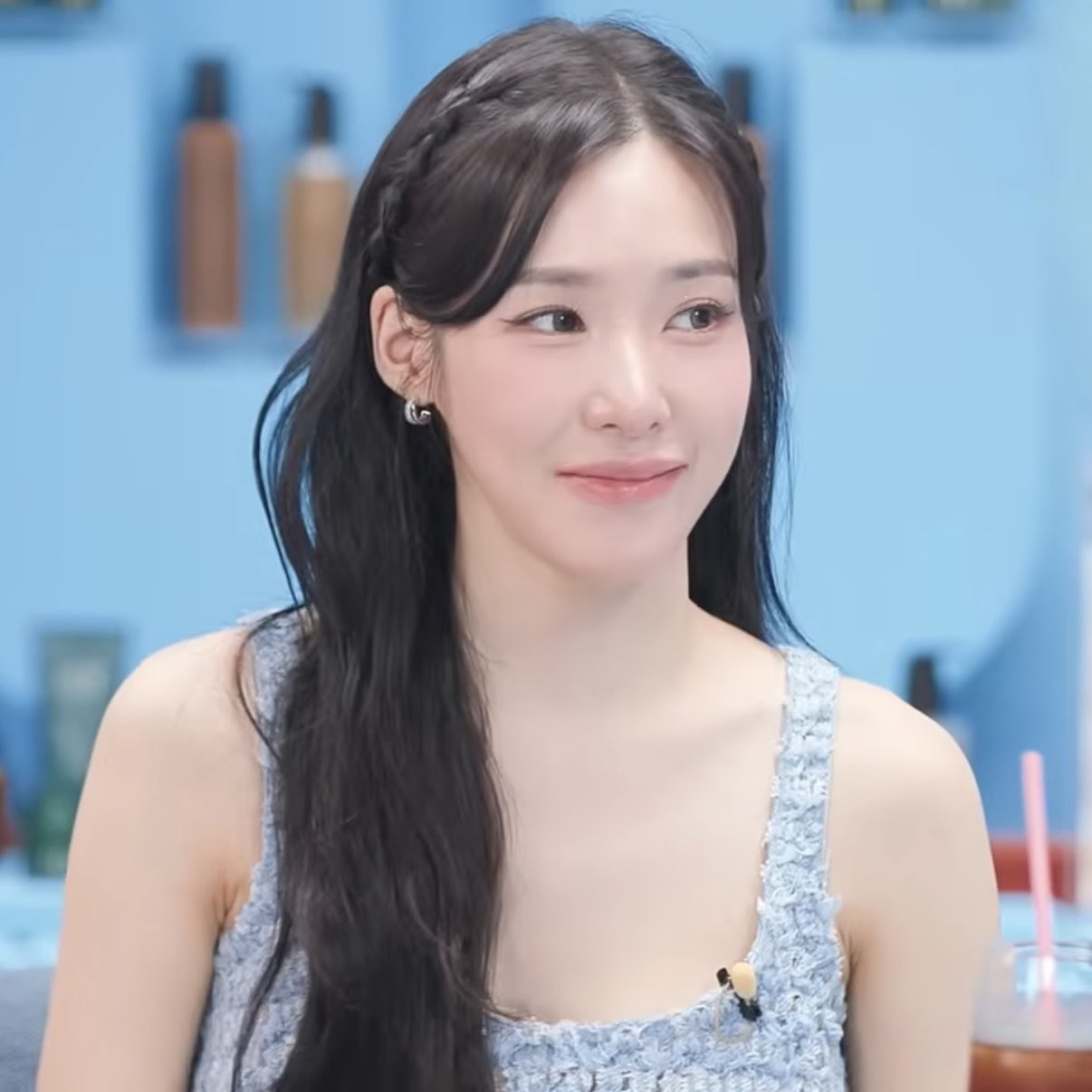 Behind-the-scenes cut of Tiffany Young (Girls' Generation)