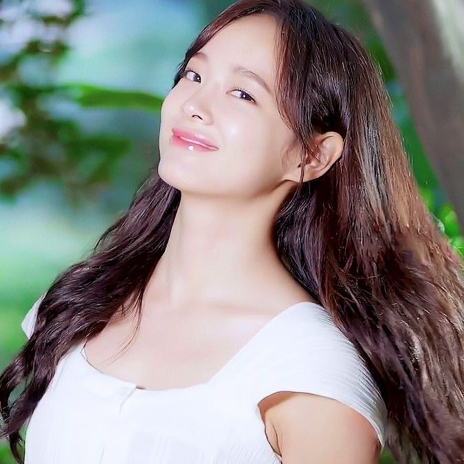 Behind-the-scenes cut of Sejeong