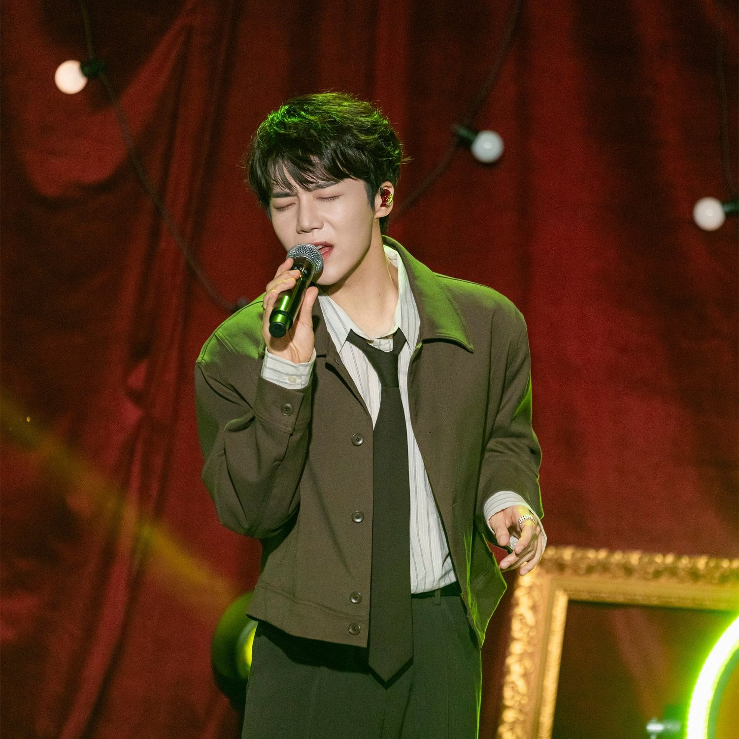 Behind-the-scenes cut of Jinho (PENTAGON)