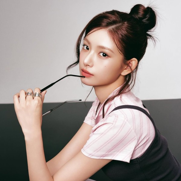 Shining profile picture of Yiren (EVERGLOW) on today's Choeaedol