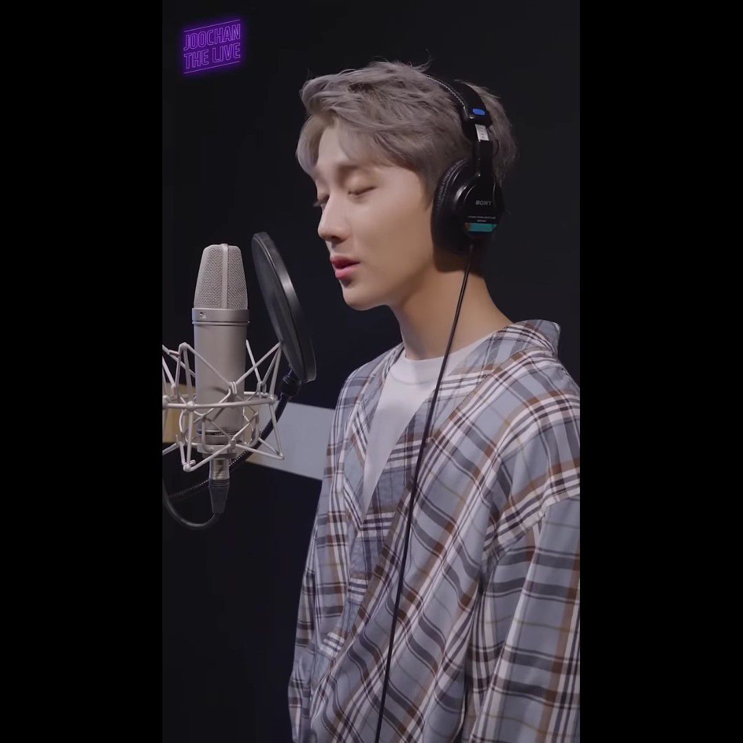Behind-the-scenes cut of Hong Joochan (GoldenChild)