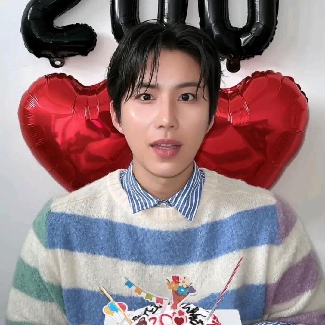 Behind-the-scenes cut of Wow (A.C.E)