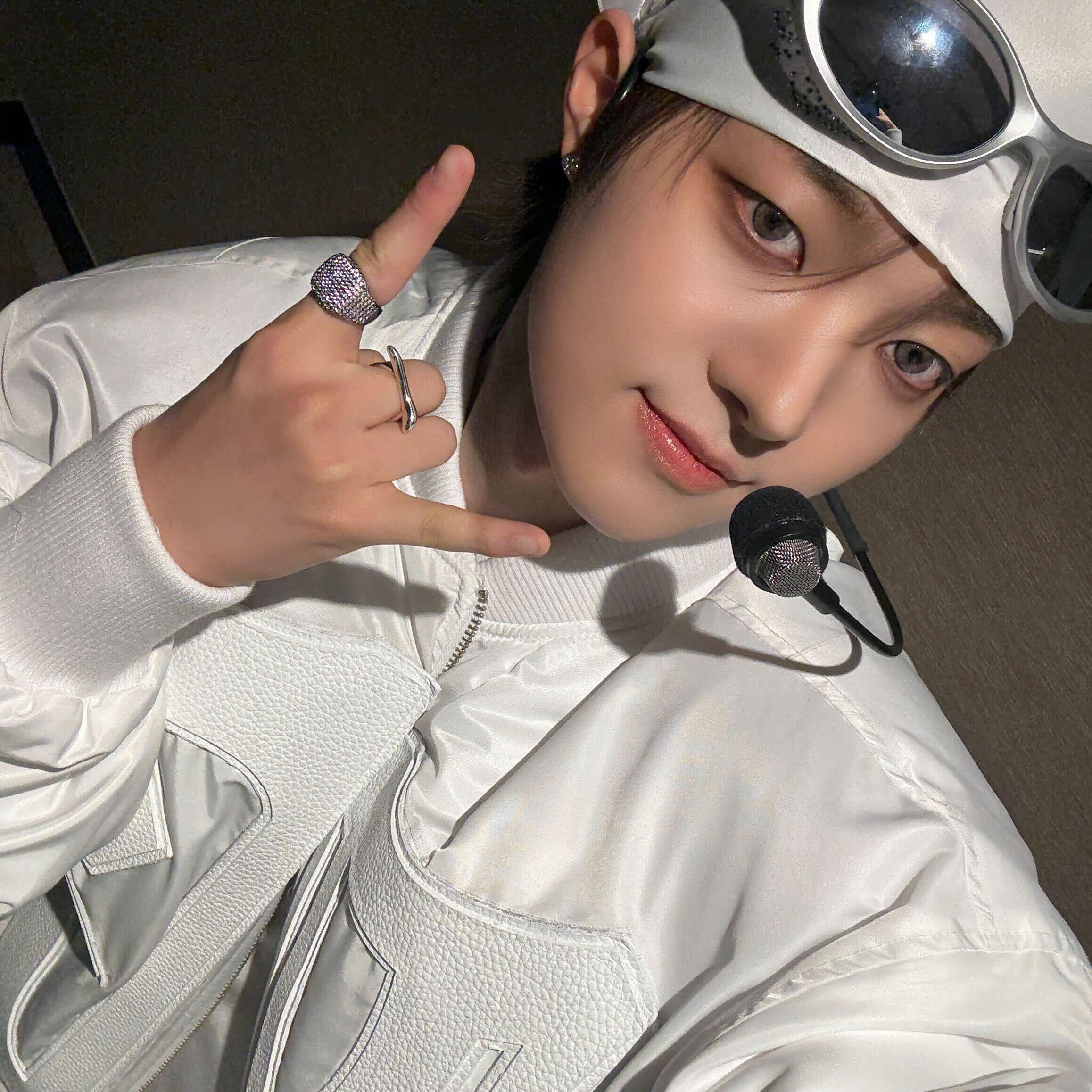 Latest photo of EJ (&TEAM)