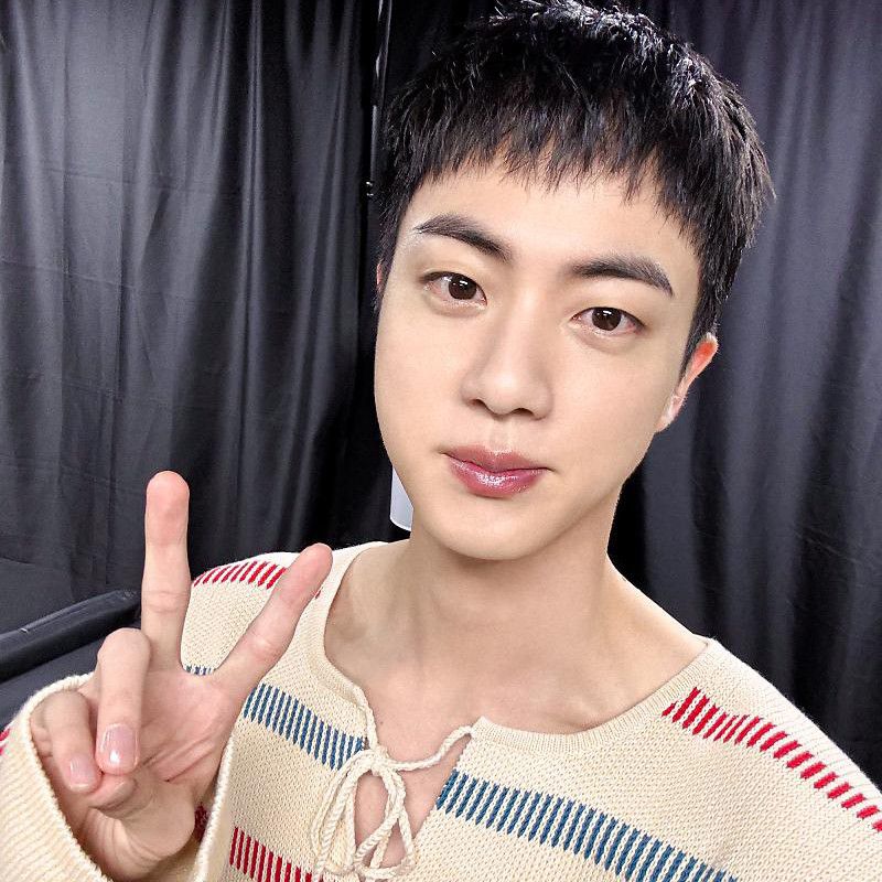 진 (방탄소년단)의 비하인드 컷