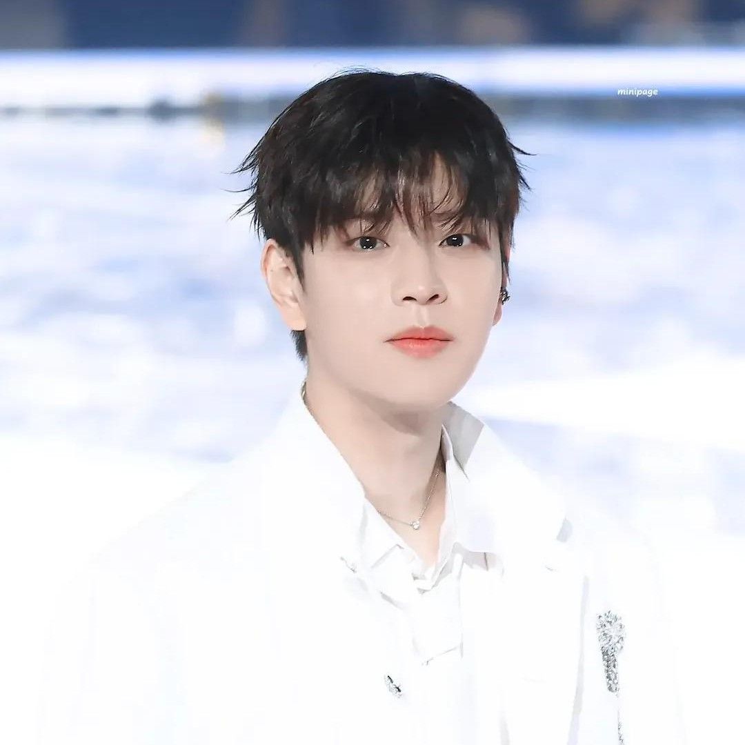 Latest photo of Seungmin (Stray Kids)