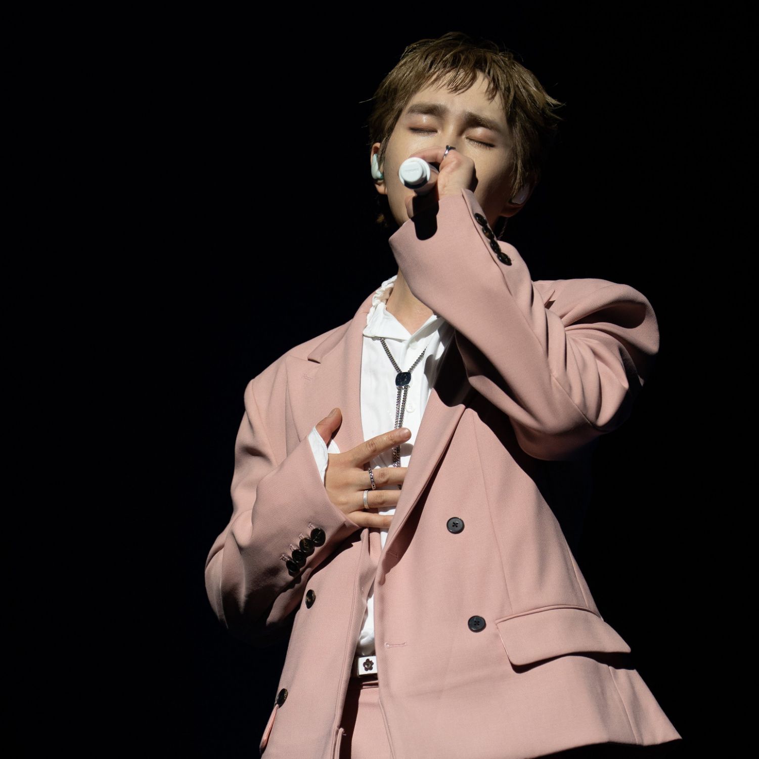 Recent activity shot of Onew (SHINee)