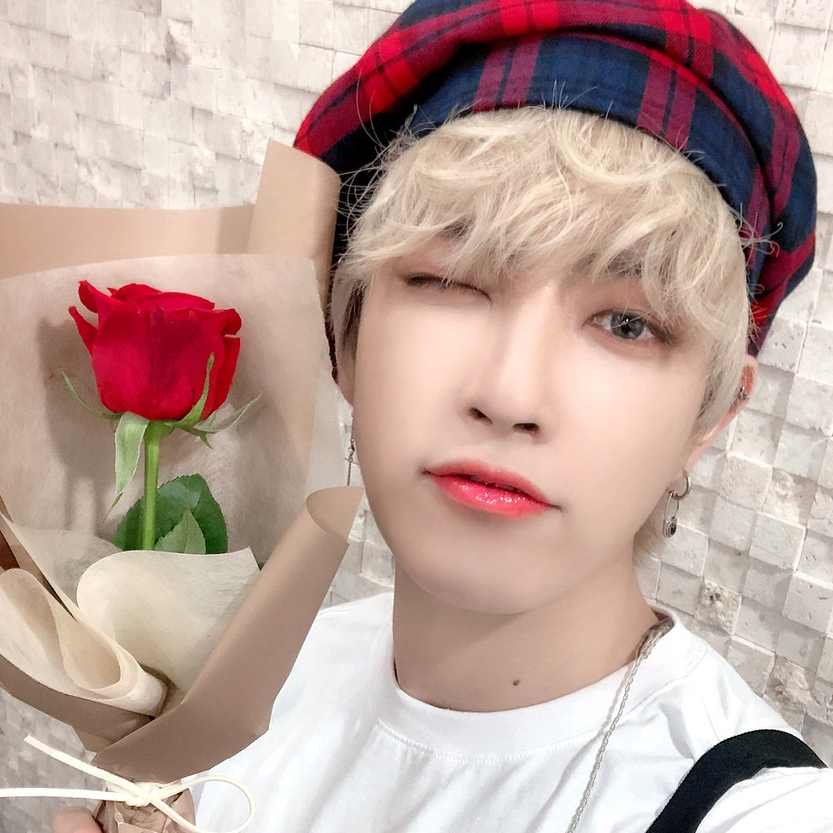 弘中 (ATEEZ)的最新活动照片